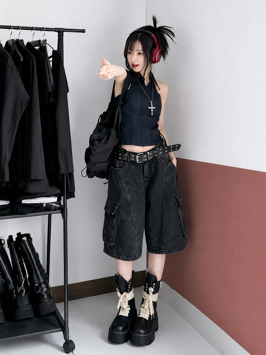 Look 12 punk outfit với áo, quần, giày và phụ kiện badgirl street style