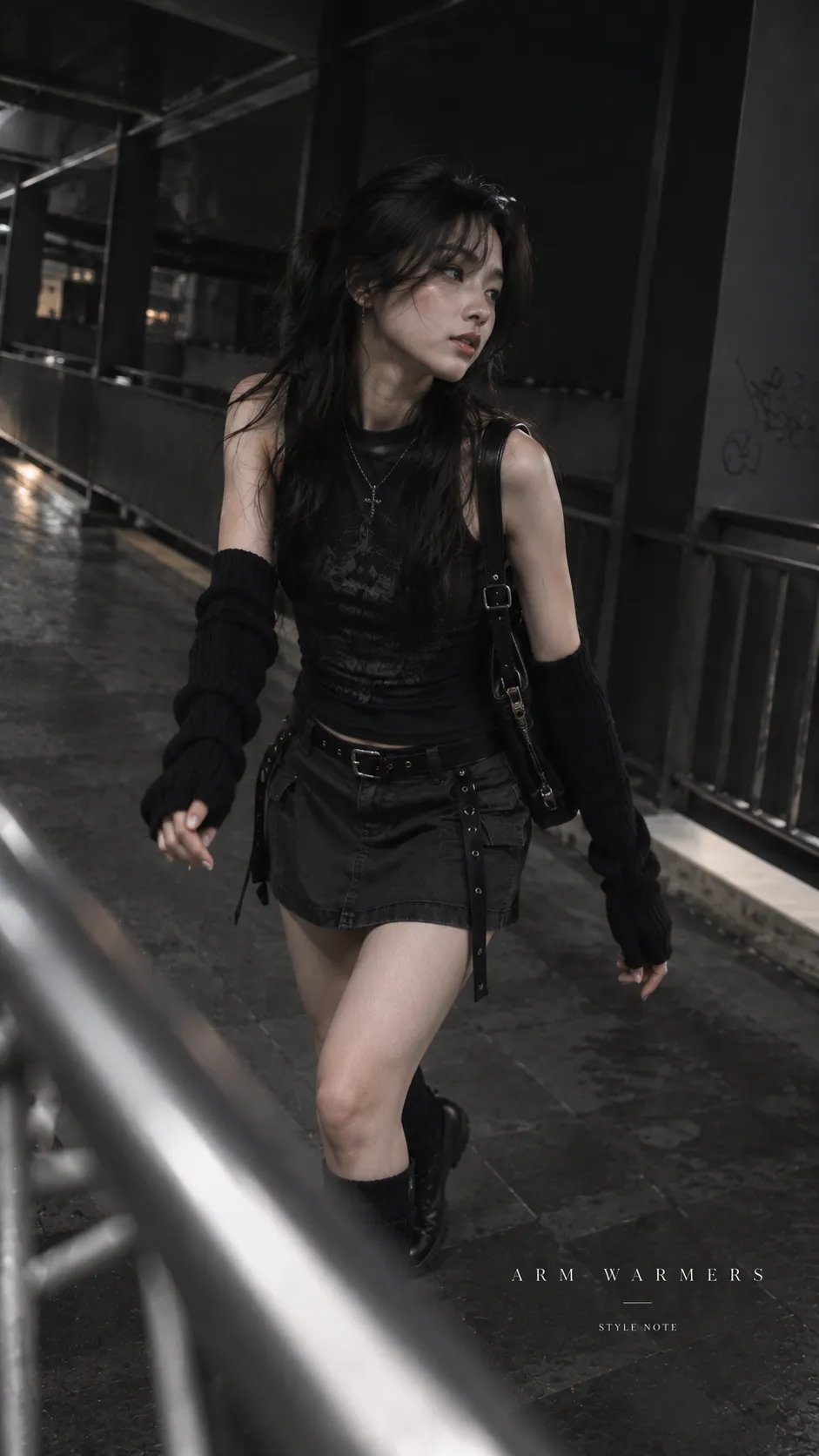 Arm Warmers Là Gì? Cách Phối Ống Tay Rời Theo Y2K, E-Girl Và Alt