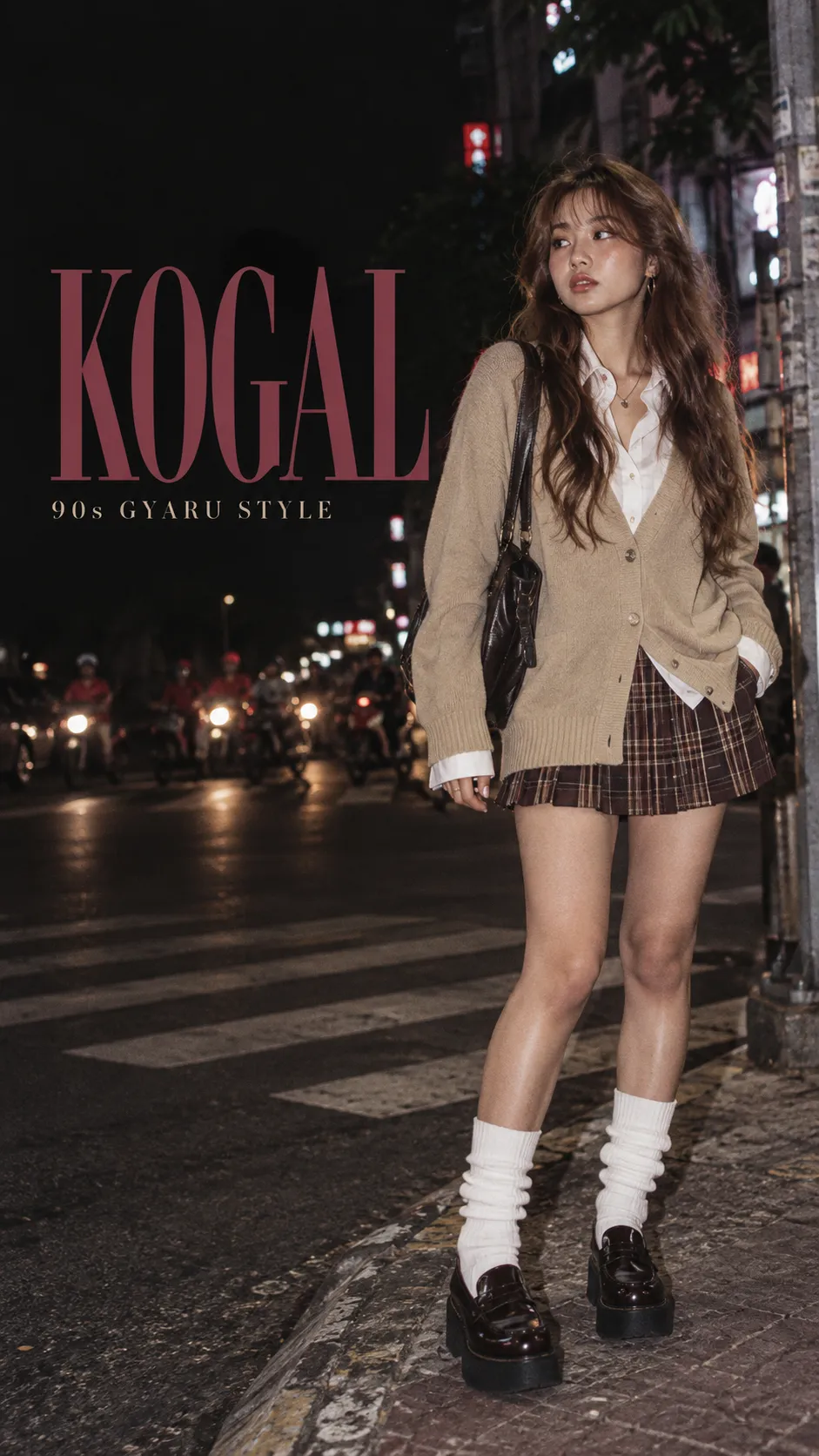 Kogal inspired outfit trên người mẫu trưởng thành với cardigan, váy xếp ly, loose socks và platform loafers